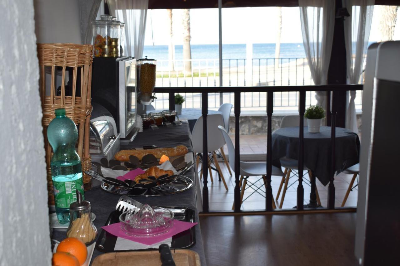 Hotel Bel Azur Six-Fours-les-Plages Bagian luar foto