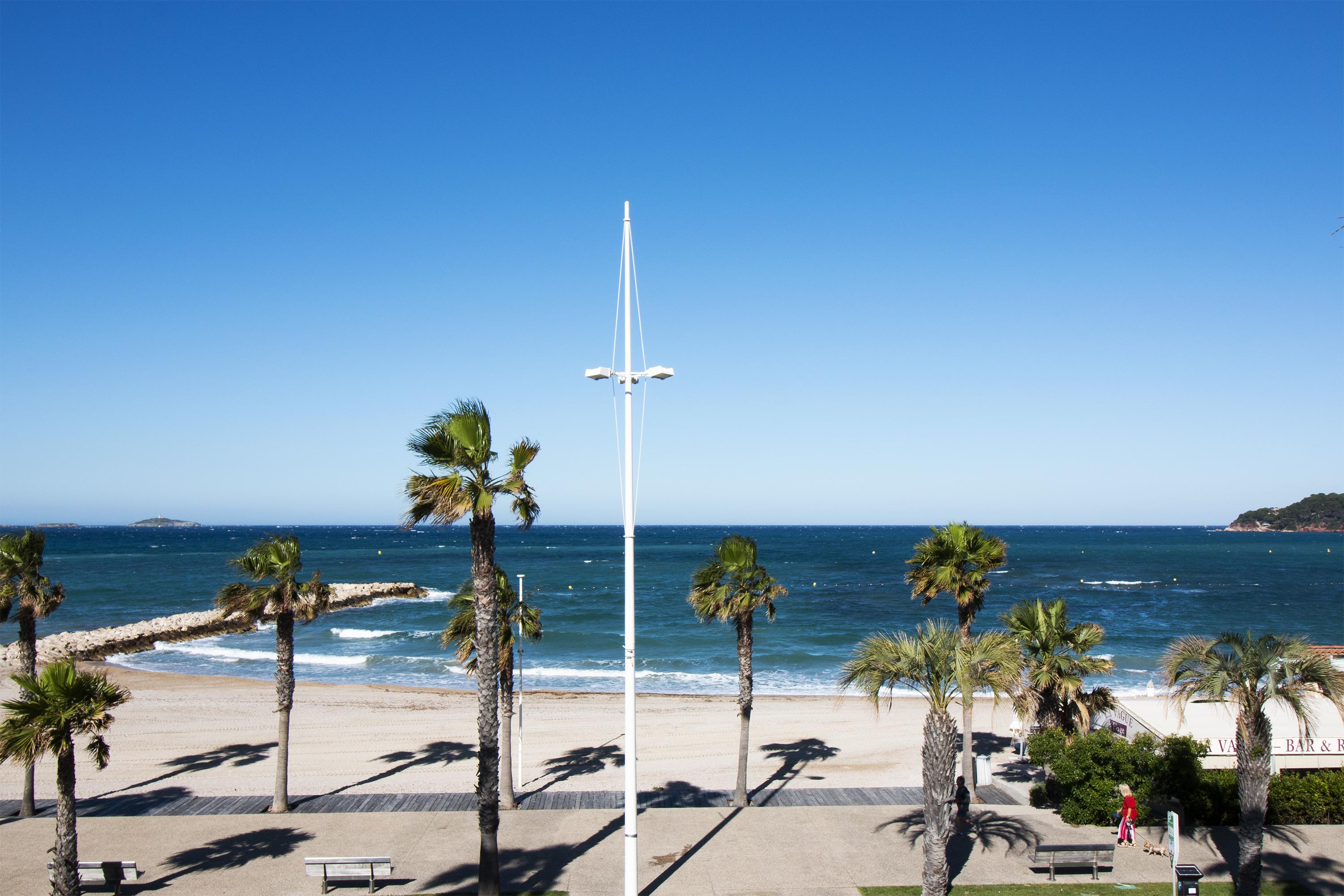 Hotel Bel Azur Six-Fours-les-Plages Bagian luar foto